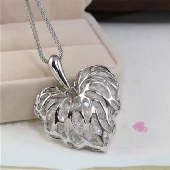 Jewelry - Silver Heart Pendant w/Crystals & Necklace